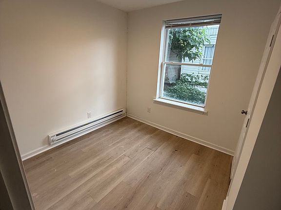 3rd image of 3252 N Hope St