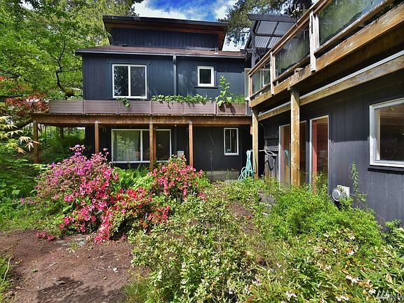 5th image of 2110 Marine Dr