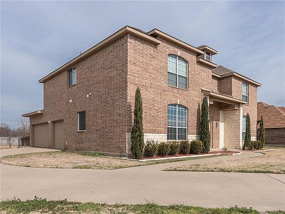 3rd image of 411 Kings Creek Dr