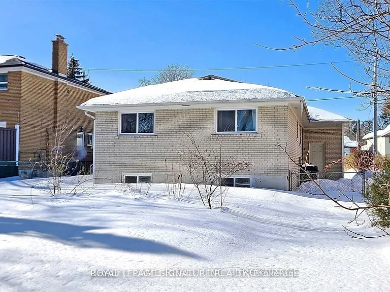 17 Baroness Cres #UPPER — Photo 36