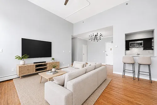 501 Adams St #4E Photo 1