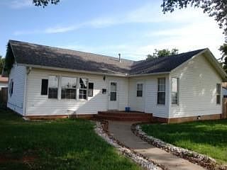 2nd image of 1421 W 2nd St