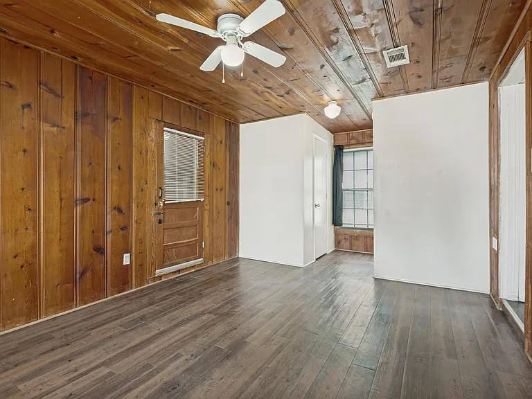 1106 Jackson St — Photo 10