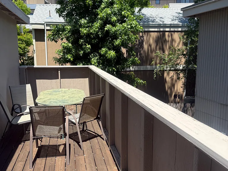 940 Hough Ave — Photo 1