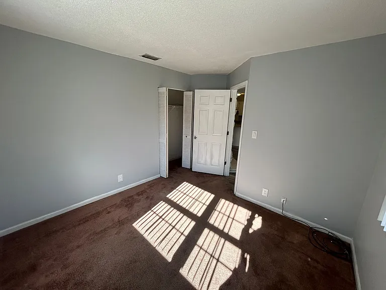 1205 Tiffany Ln #G — Photo 28