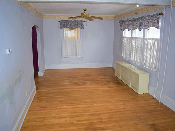 3rd image of 302 Park Ave