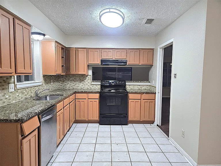 6402 Barrygate Dr — Photo 16