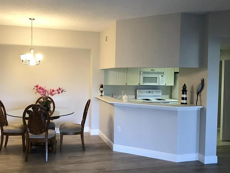 3023 Alcazar Pl #305 — Photo 12
