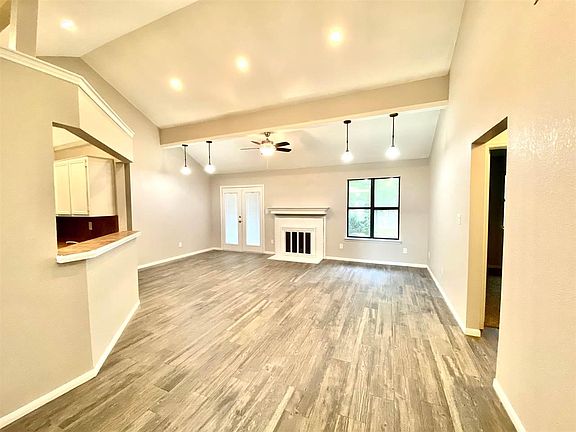 2nd image of 5660 Brett Ln