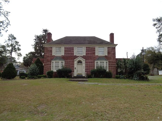 1st image of 409 E Jane St