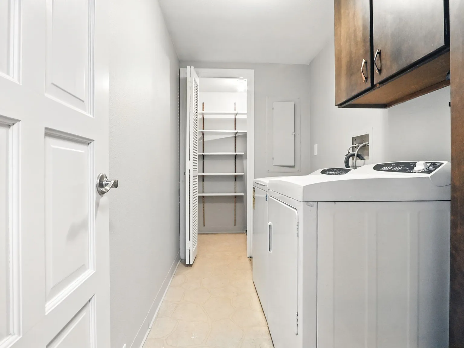 2 bed, 1332 sqft, $2,300 — Photo 4