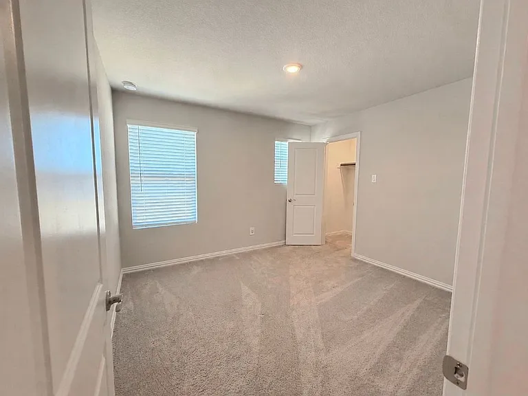3313 Sedge Grass Dr — Photo 11