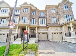 13 Hallmark Way, Whitby, ON L1P 0K2