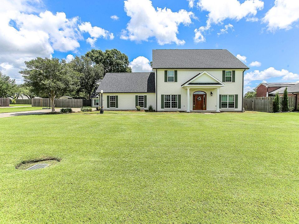 1st image of 6173 Oakleaf Ln