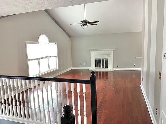 2nd image of 1095 Eagle Pointe Dr
