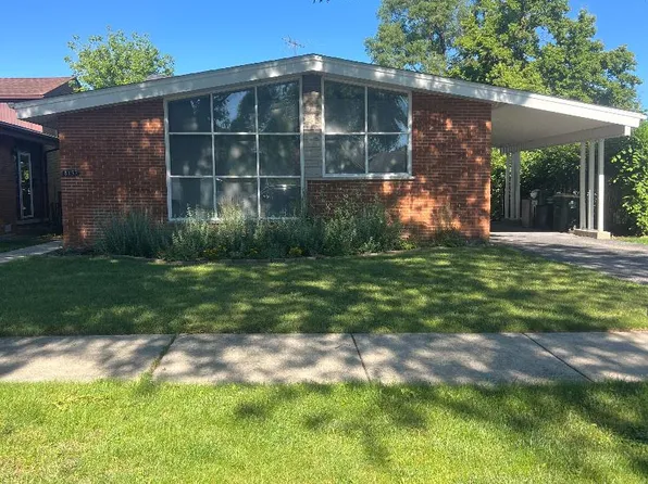 8152 N Chester Ave, Niles, IL 60714