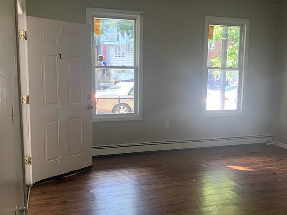 4th image of 88-90 N 4th St Floor 1