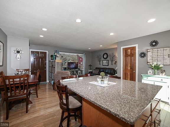 4th image of 250 105th Ln NW