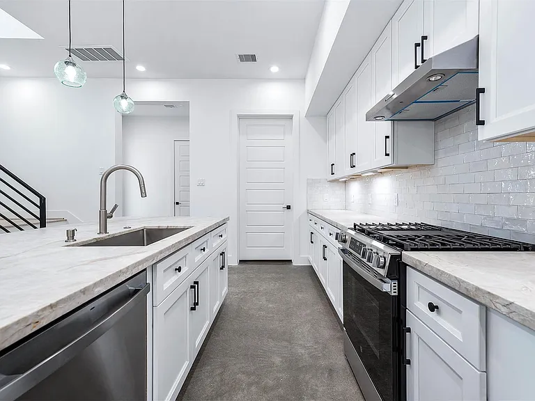 3411 McGowen St — Photo 8