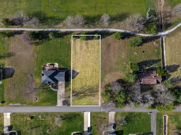 2810 Sunderland Dr, Martinsville, IN 46151