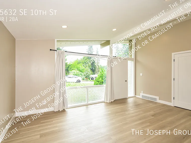 15632 SE 10th St — Photo 3