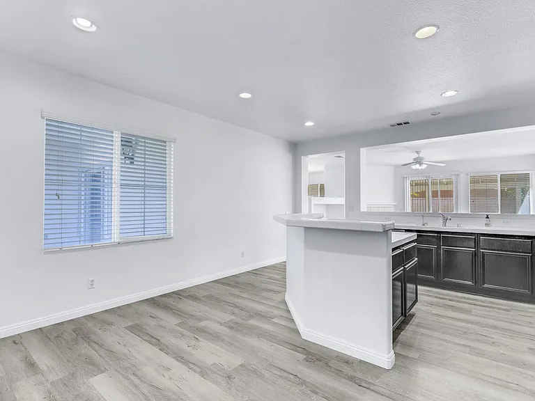 5810 Redhaven St — Photo 13