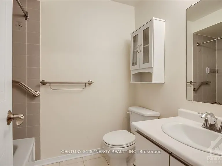 532 Pocono Cres — Photo 25