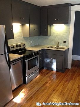 3rd image of 673 Lincoln Ave APT 2