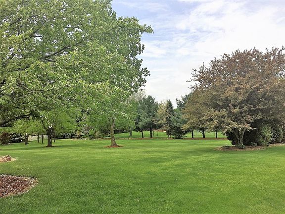 5th image of 1704 Meadow Glen Dr