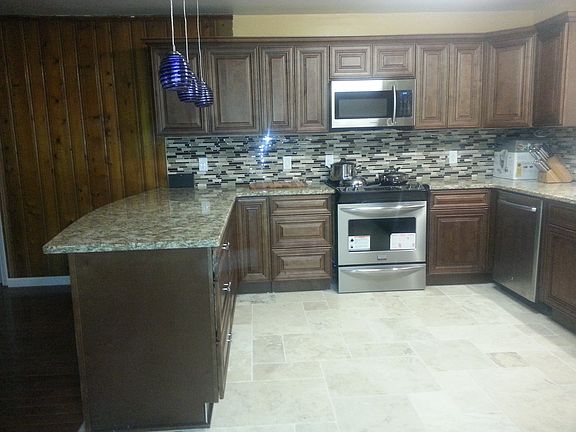 New Kitchen Cabinets