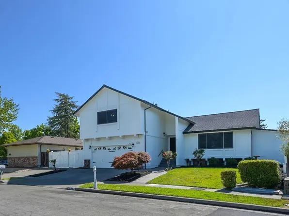 2442 Big Oak Drive, Santa Rosa, CA 95401