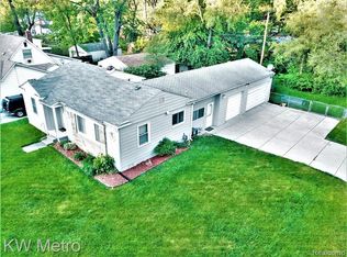 19412 Angling St, Livonia, MI 48152