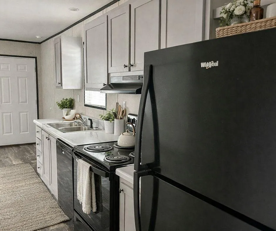 1 bed, 1.0 bath, $999 — Photo 4
