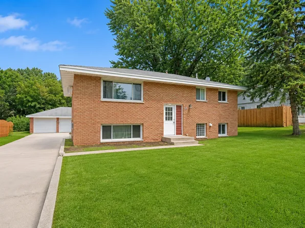 49 91st Ln NE, Blaine, MN 55434