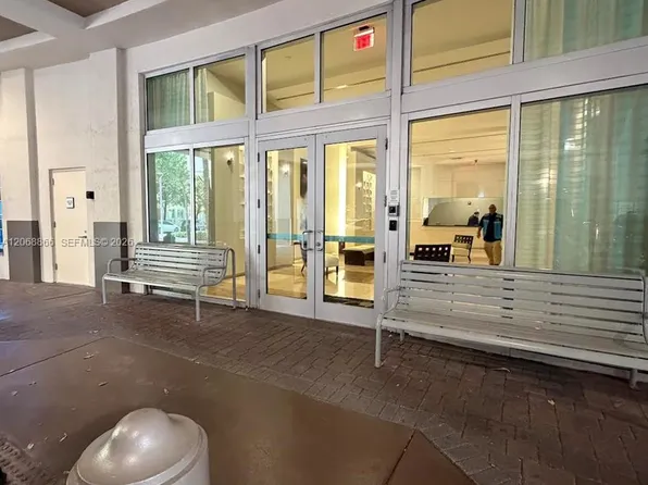 9055 SW 73rd Ct APT 2109, Miami, FL 33156