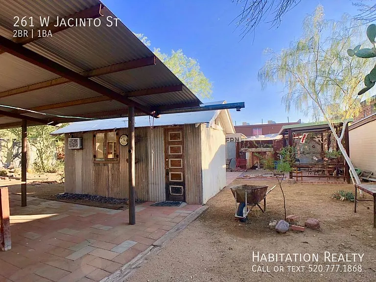 261 W Jacinto St — Photo 17