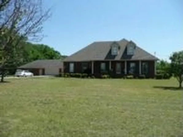 1070 J McGee Rd, Leighton, AL 35646