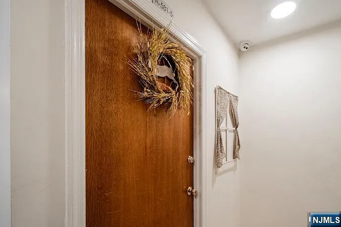 581 High Mountain Rd #5 — Photo 2