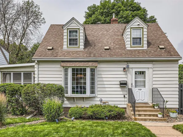 1121 Smith Ave S, West Saint Paul, MN 55118