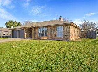 3925 Wendover Dr, Fort Worth, TX 76133
