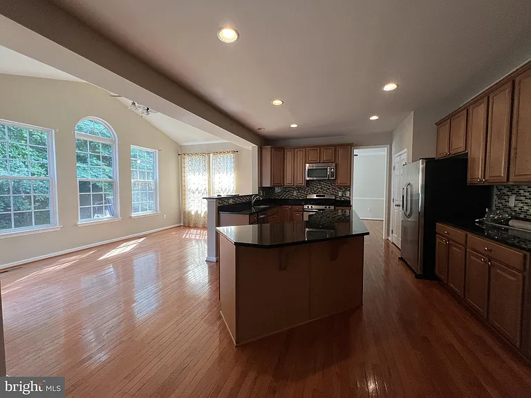 4511 Nightingale Ct — Photo 5