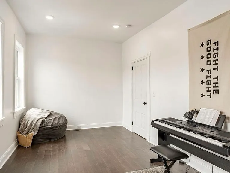 433 S Prince St — Photo 31