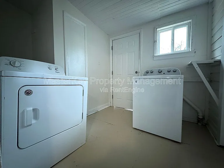 302 Raynor St #B — Photo 12
