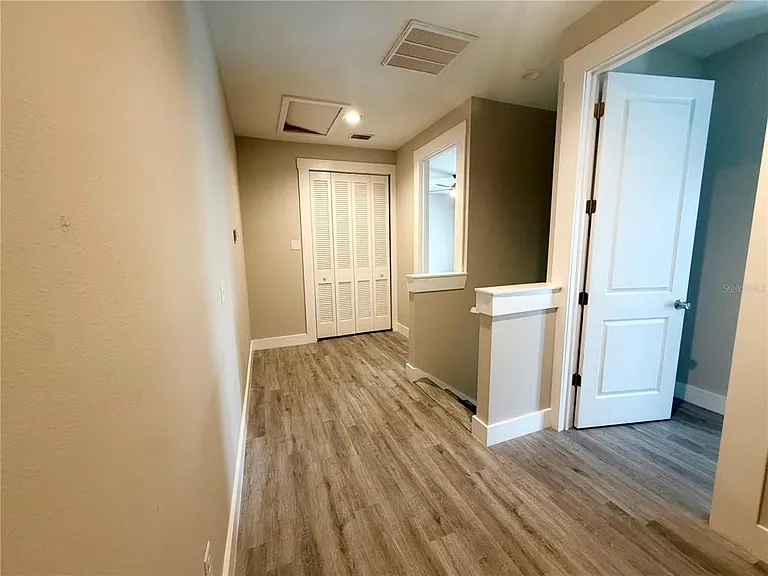 2125 W Saint Joseph St — Photo 26