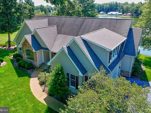 2nd image of 23001 Springwood Cir
