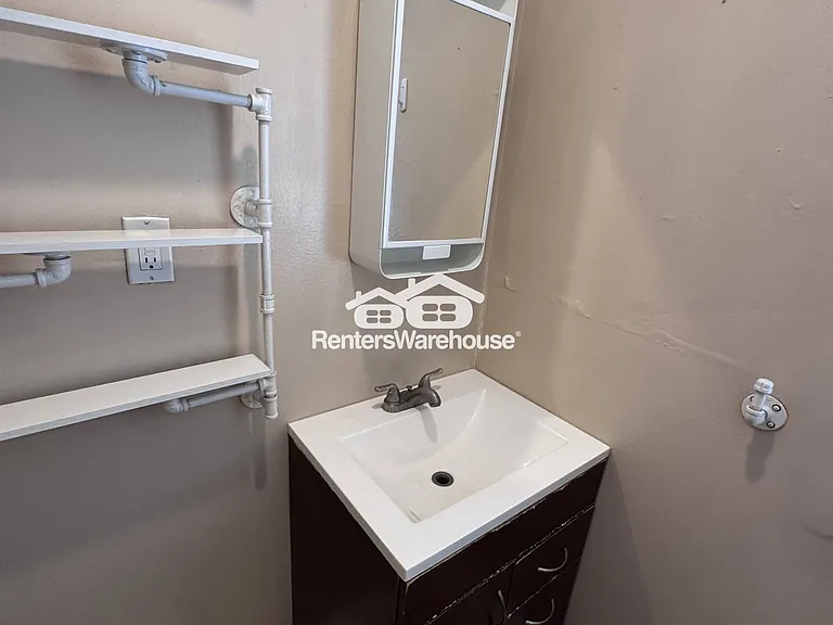 1516 Clarkson St — Photo 14