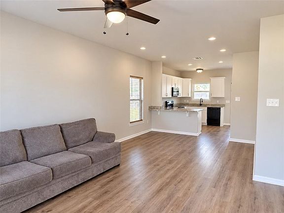 4th image of 41676 Whisper Woods Rd