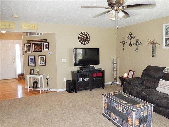 5th image of 322 Cherry Laurel Ct