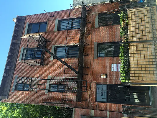 Rented by Premier Metro Realty Corp | media 14