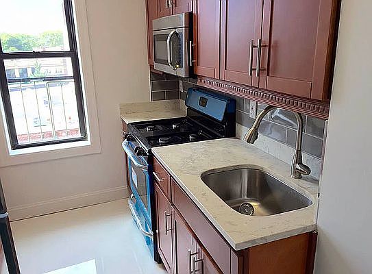 3rd image of 780 E 2nd St APT 3I